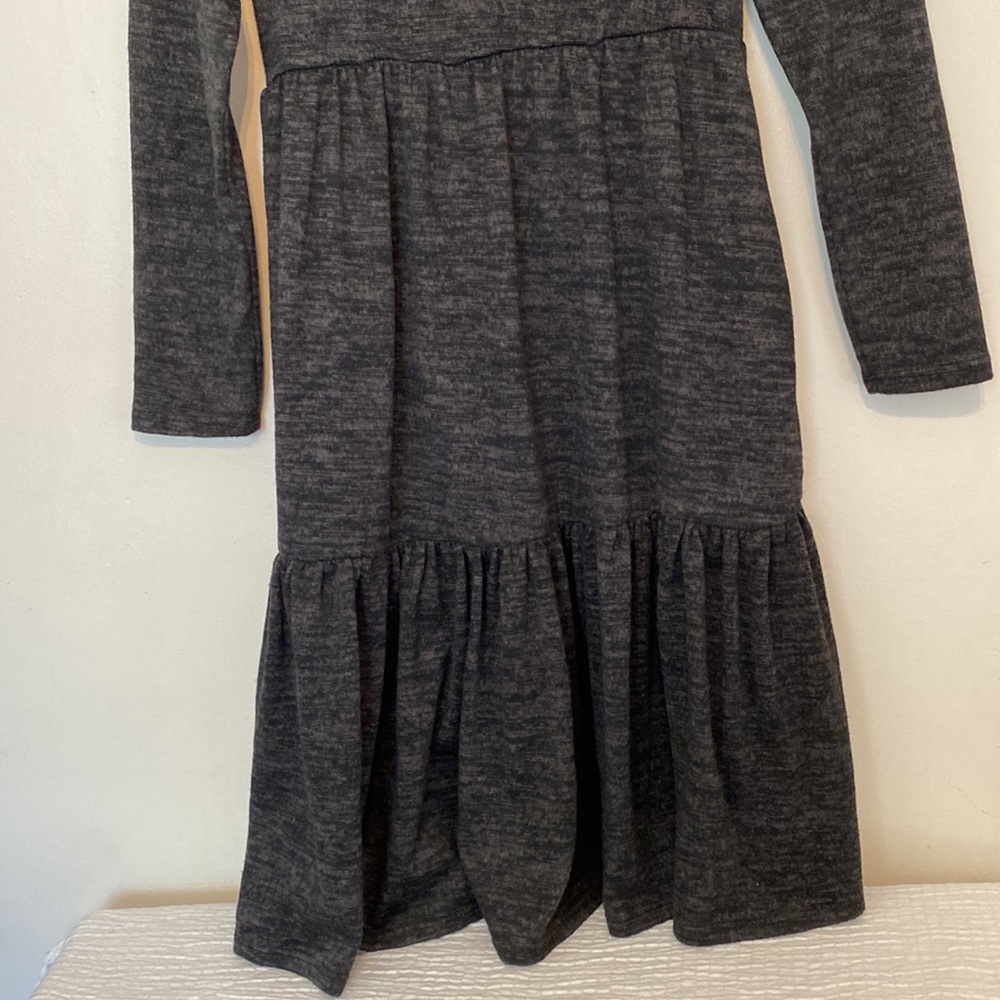 Perfect Peach Grey Heather Long Sleeved Girl's Tiered Maxi Dress size Medium - Picture 4 of 12